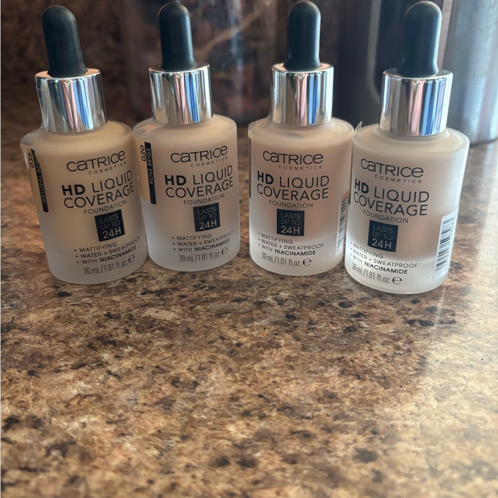 4 / different shades 
Only one was used to try shade Foundation shade